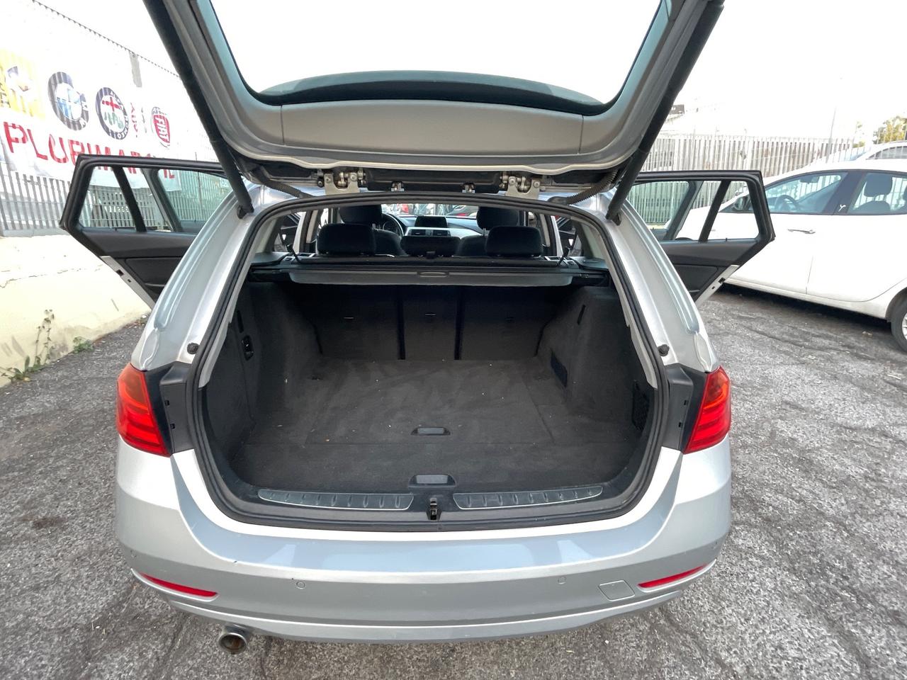 Bmw 320 320d Touring cambio automatico - navigatore