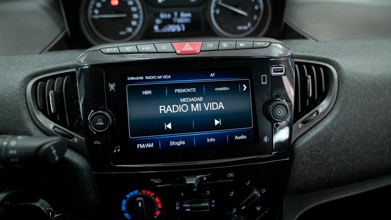 Lancia Ypsilon 1.2 69 CV GPL SILVER 5P. CARPLAY LED FULL OPTIONAL