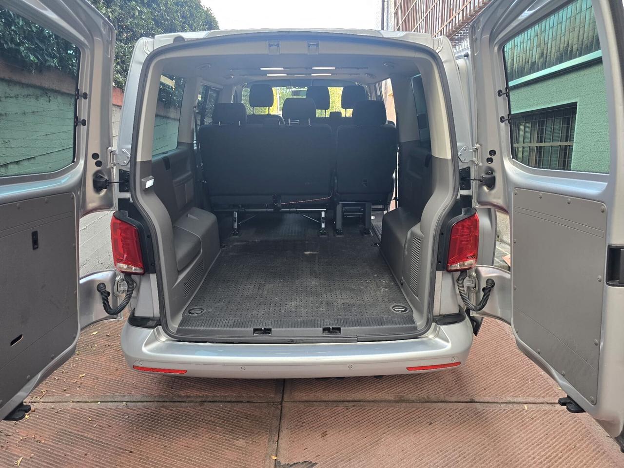 Volkswagen T6.1 Caravelle - AUTOMATICO - PREZZO IVA ESCLUSA