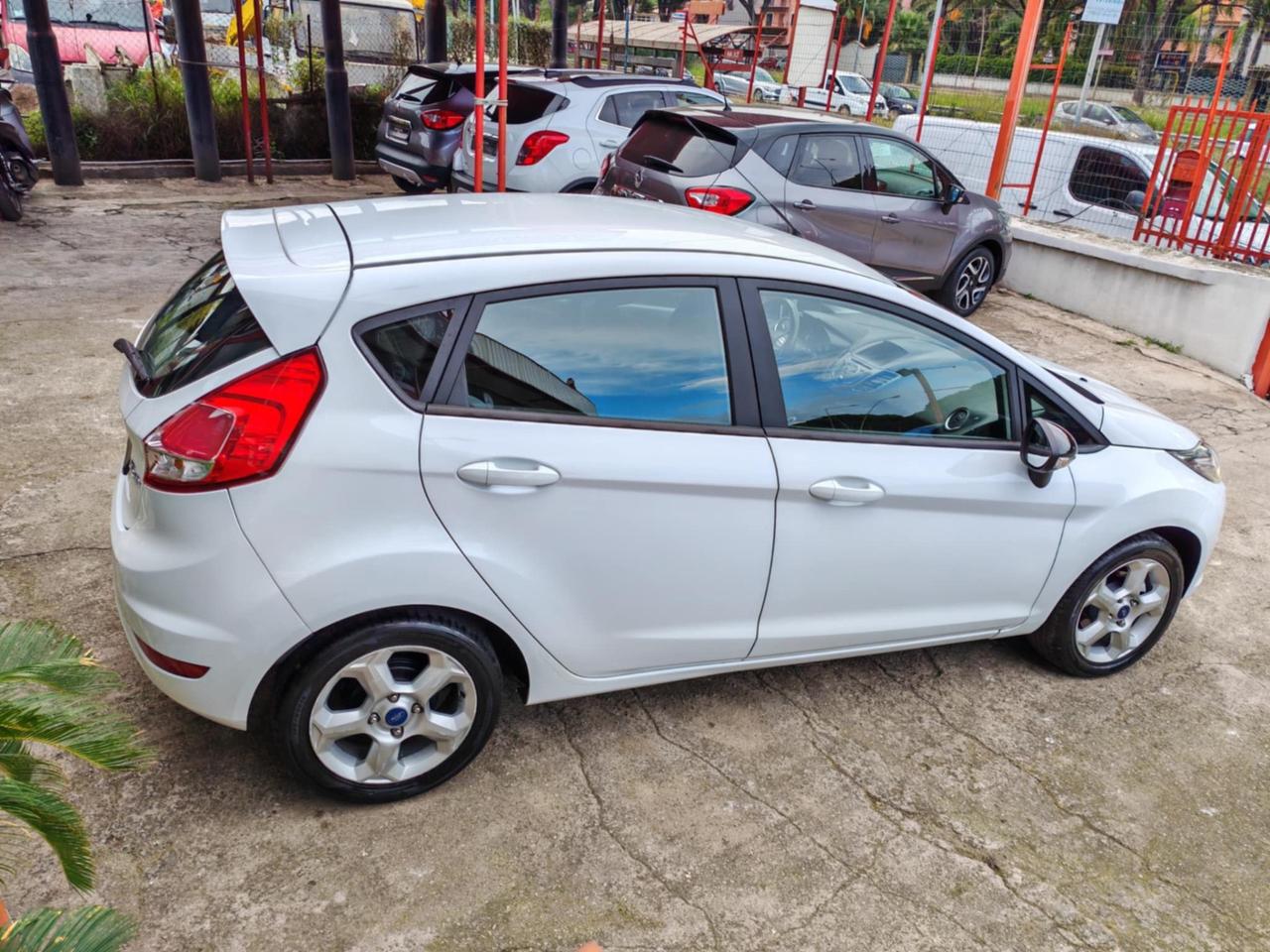 Ford Fiesta 1.5 diesel 10/2015 Cv75 NEOPATENTATI