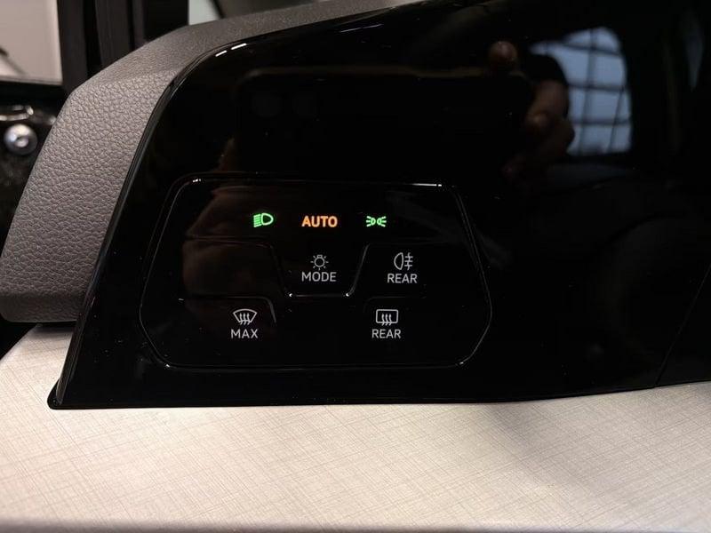 Volkswagen Golf Variant 1.5 eTSI ACT Life DSG Cockpit App Connect 16" Winter Pack