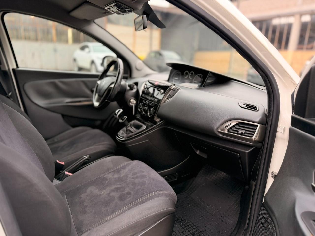 Lancia Ypsilon 1.2 69 CV 5 porte GPL Ecochic Gold