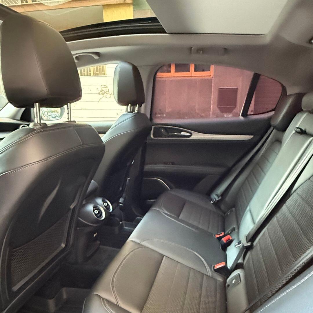 Alfa Romeo Stelvio 2.0 Turbo 280 CV AT8 Q4 Super