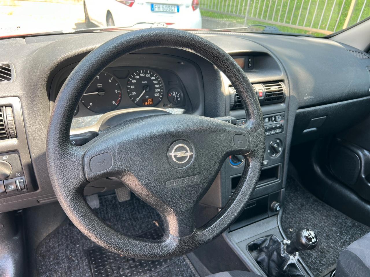 Opel Astra 1.4i 16V cat 5 porte Club adatta a neopatentati