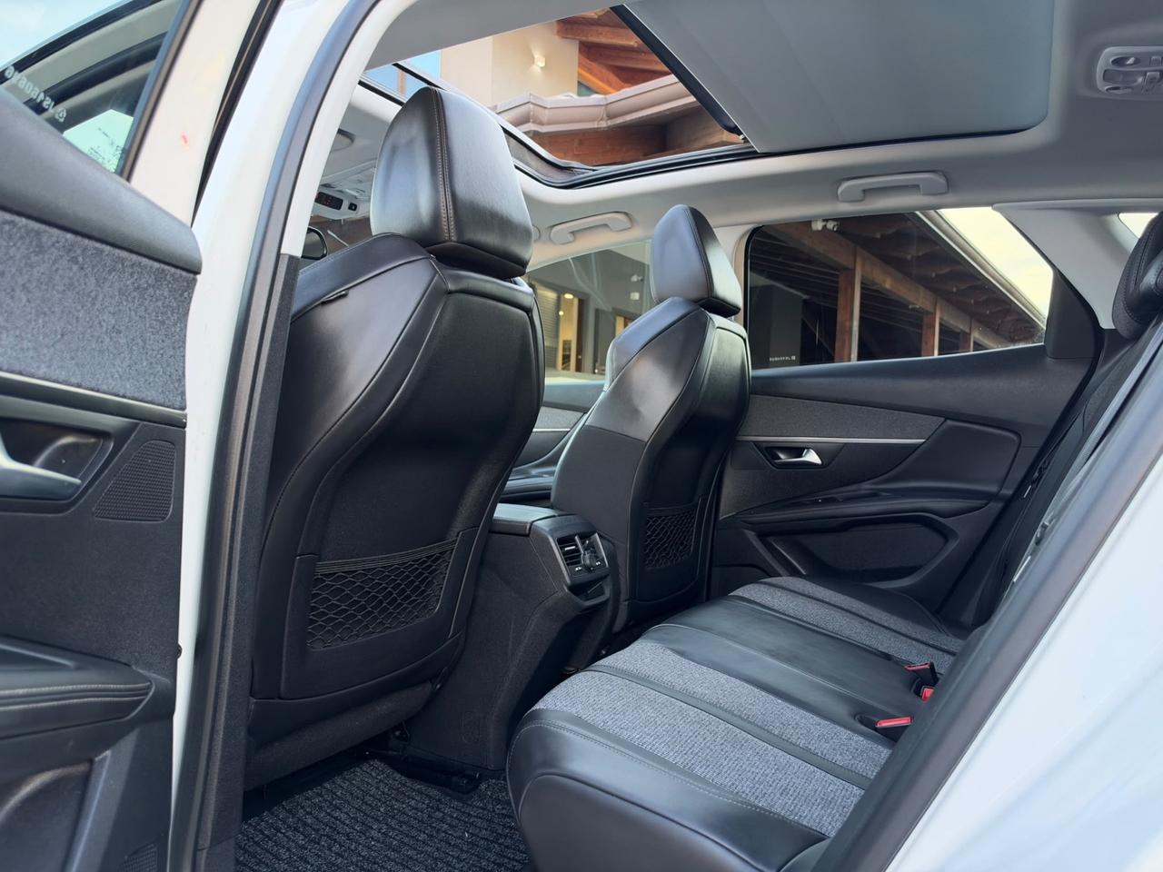 Peugeot 3008 BlueHDi 130 S&S Allure 2018