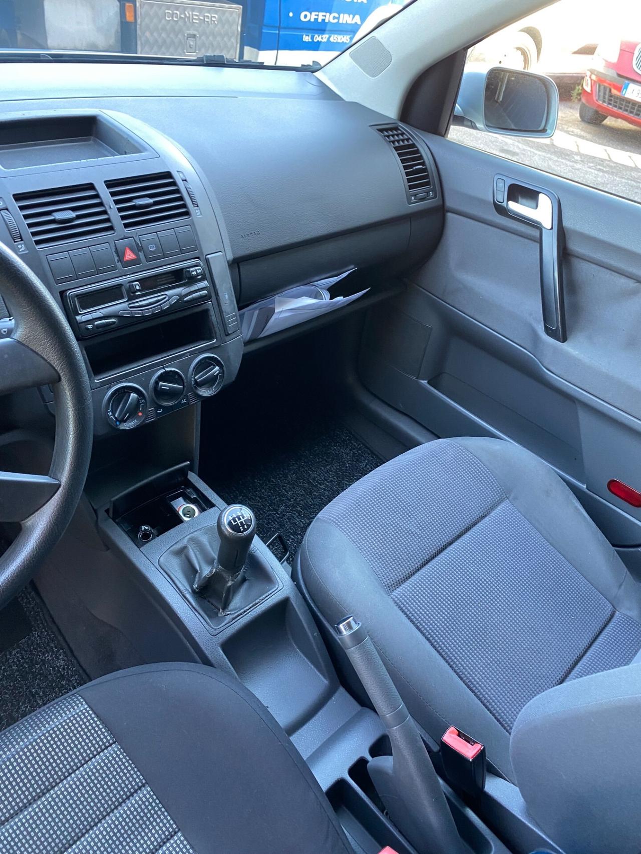 Volkswagen Polo 1.2 5p. Neop 90.000km