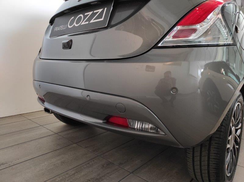 LANCIA Ypsilon 3ª serie - Ypsilon 1.0 FireFly 5 porte S&S Hybrid Platino