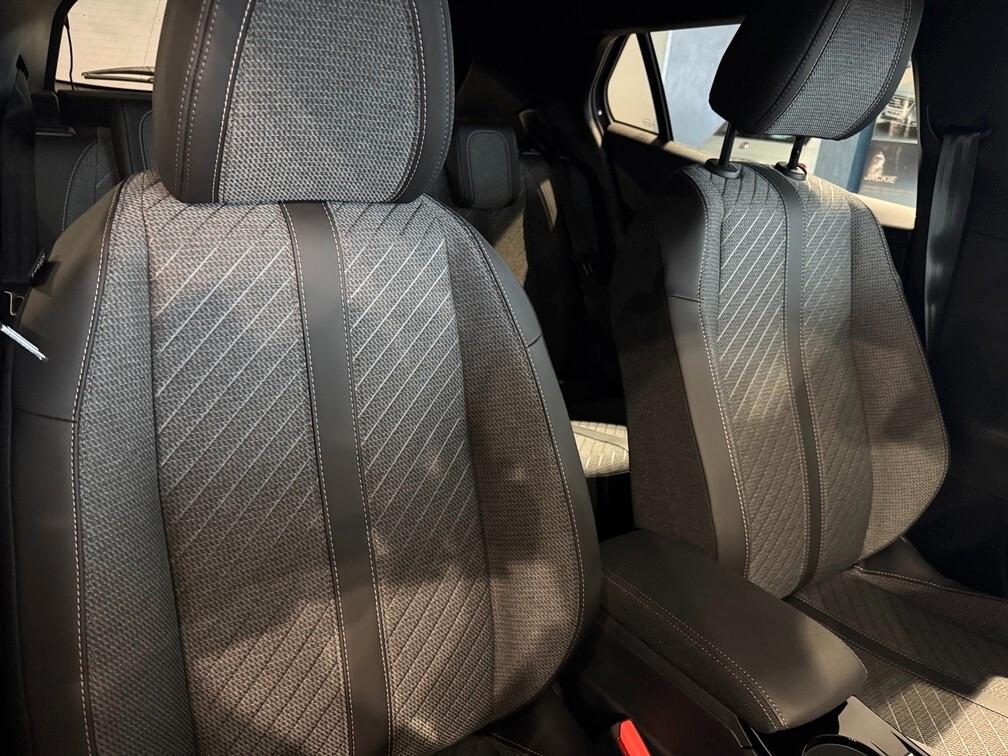 Peugeot 2008 1.2 hybrid Allure 110cv e-dcs6 App conn Cam 17" Neopat