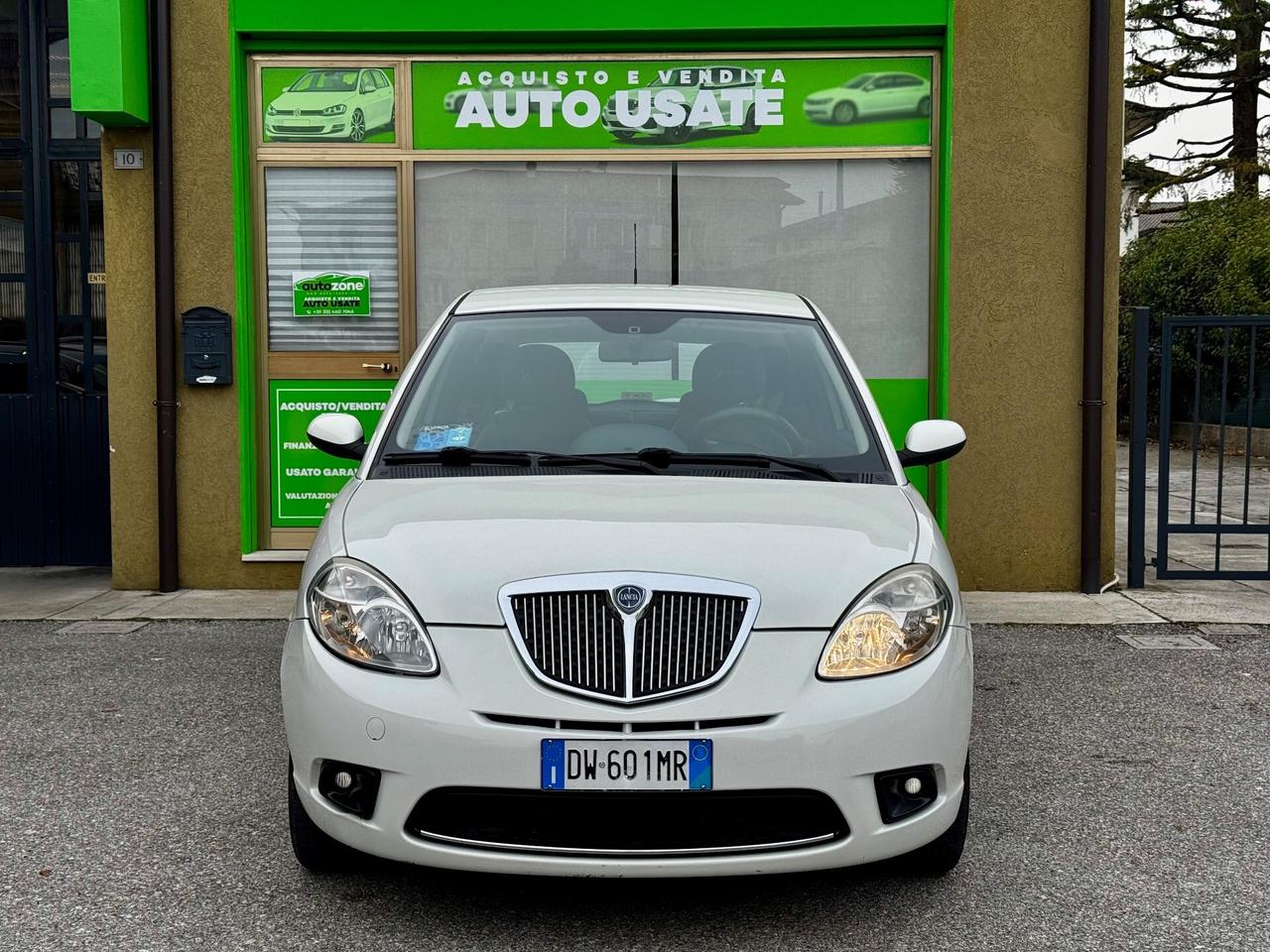 Lancia Ypsilon 1.4 GPL Neopatentati