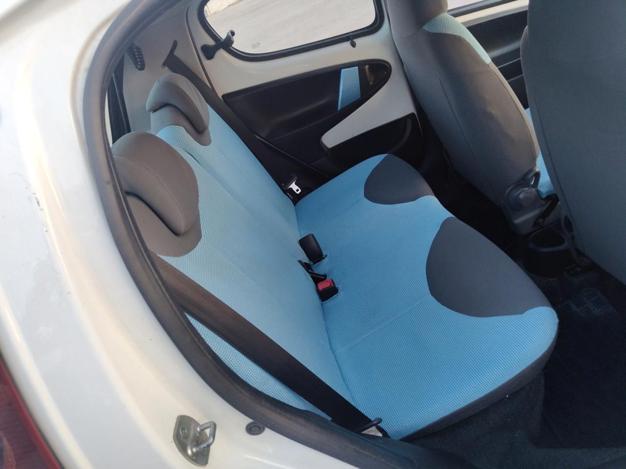 Peugeot 107 1.0 5p. Superga