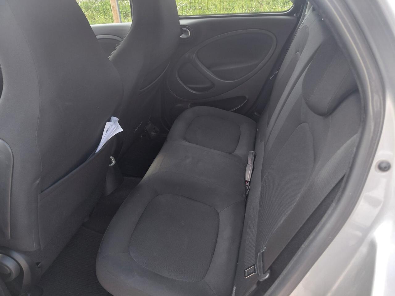 SMART FORFOUR ANNO 2016 BZ 1.0 ADATTA NEOPATENTATI KM 140 MILA