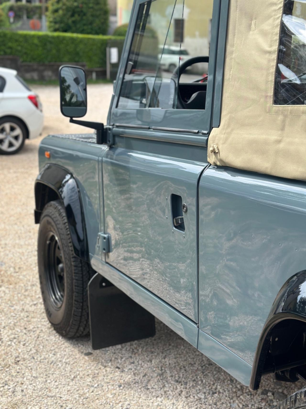 Land Rover DEFENDER 90 2.5 TD300 EX UN SOFT-TOP