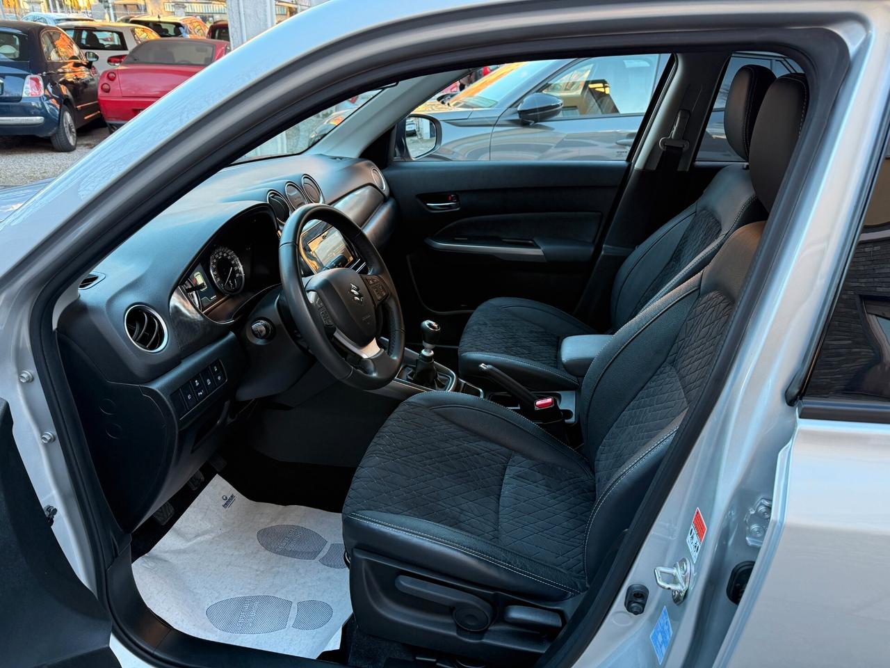 Suzuki Vitara 1.4 Hybrid Top