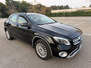 Mercedes-benz GLA 200d Automatic 4Matic Premium*Led*Full