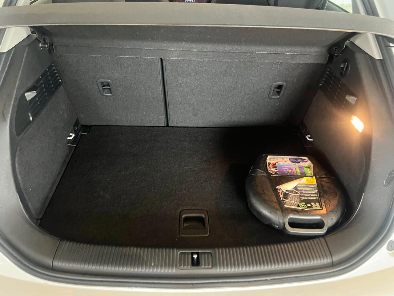 Audi A1 spb 1.6 tdi 90 cv S-LINE ESTERNO OK NEOPATENTATI