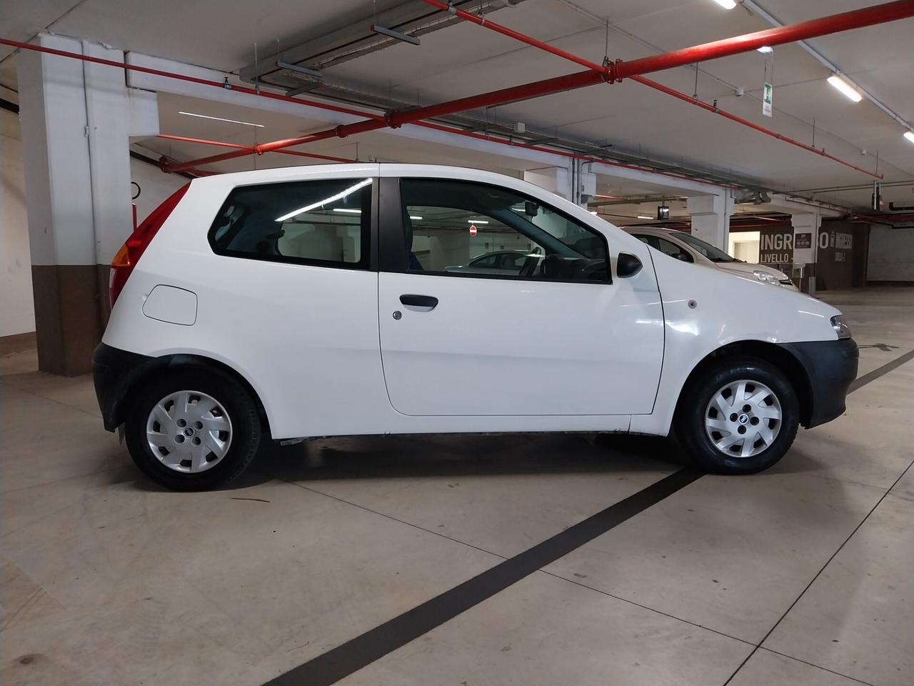 Fiat Punto 1.2i cat 3 porte ELX - ok neopatentati
