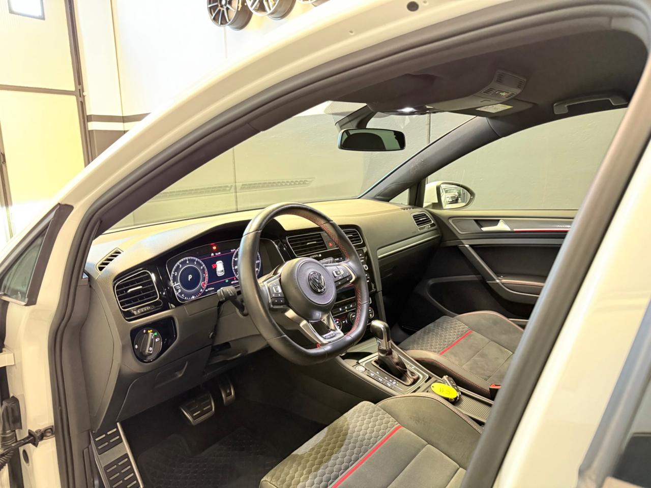 Volkswagen Golf GTI Performance 2.0 245 CV Honeycomb