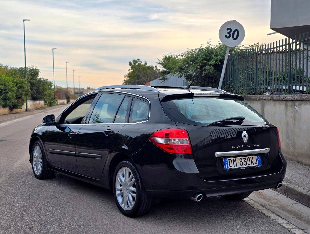 RENAULT LAGUNA 2.0DCI INITIALE PARIS STRAFULL