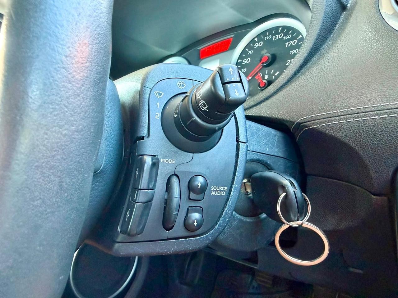 Renault Clio 1.2 16V 3
