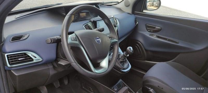 Lancia Ypsilon Ypsilon 1.0 FireFly 5 porte S&S Hybrid Platino
