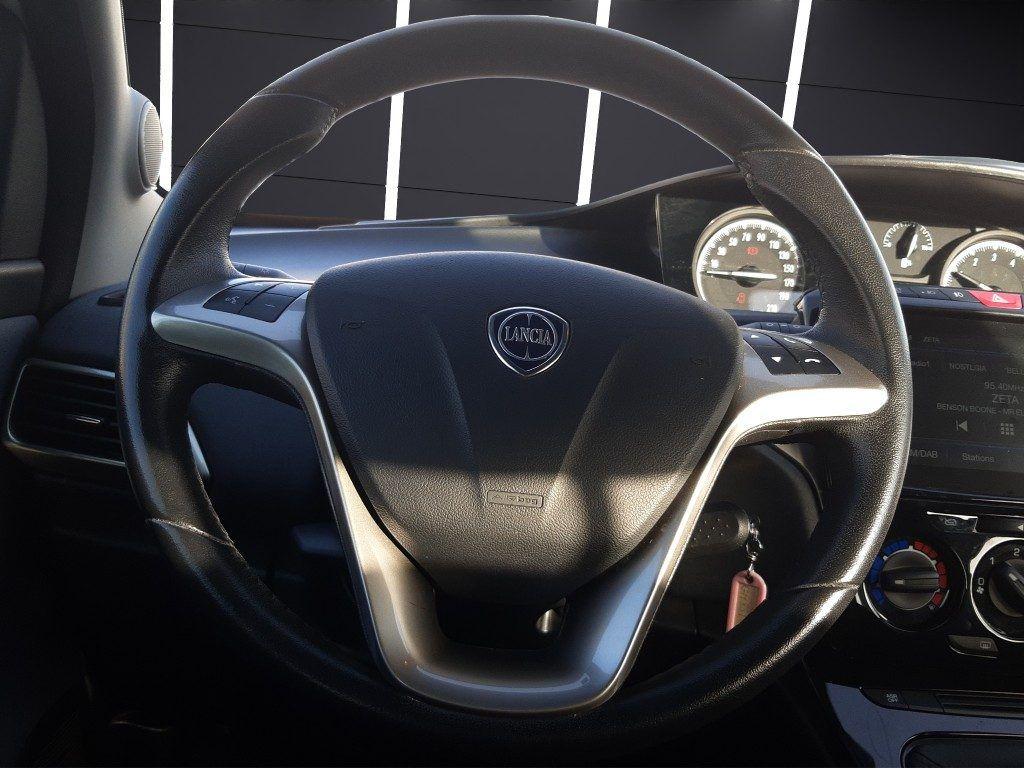 Lancia Ypsilon 1.0 FireFly 5 porte S&S Hybrid Alberta Ferretti