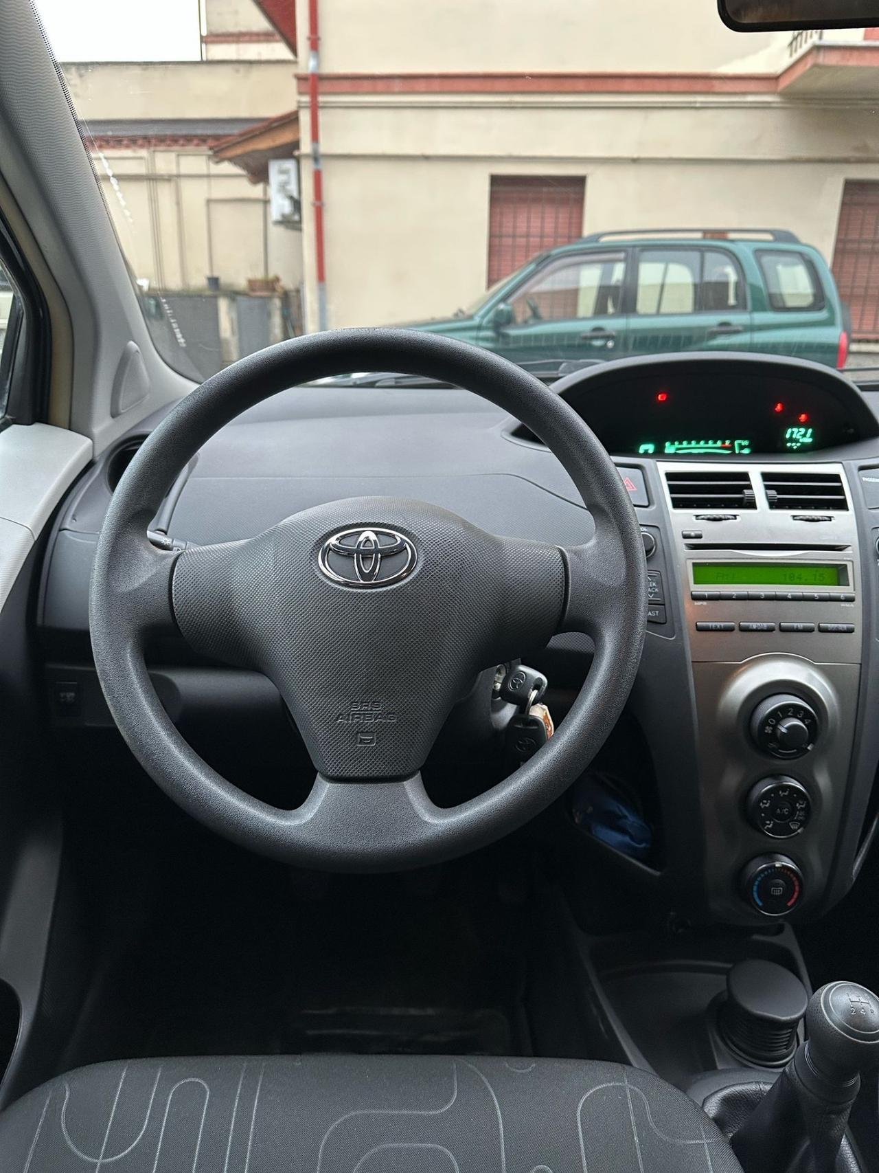 Toyota Yaris 1.0 5 porte Now GPL