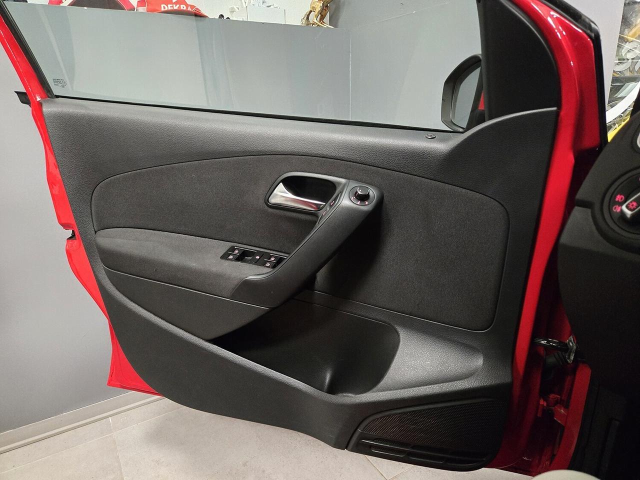 Volkswagen Polo 5p 1.6 OK NEOPATENTATI! BELLISSIMA! ROSSO FLESHROT
