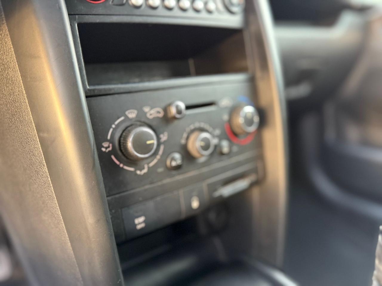 Peugeot 207 1.4 VTi 95CV 5p. Millesim 200