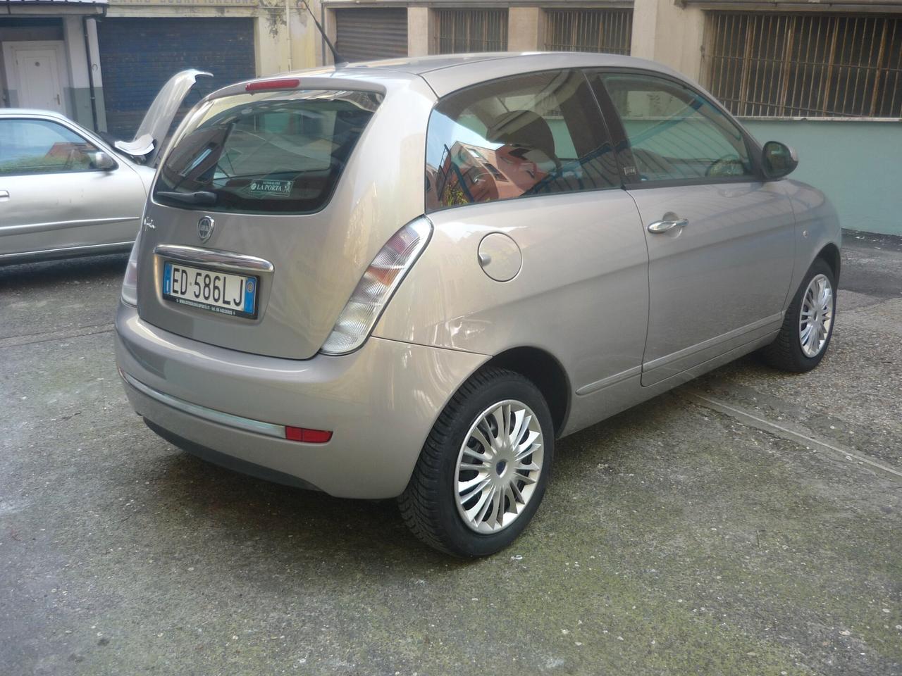 Lancia Ypsilon 1.2 69 CV Diva