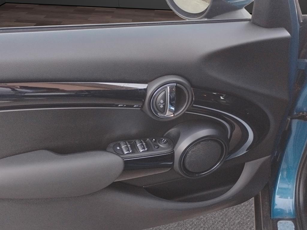 Mini 5 Porte One Essential 1.5 Twin Power Turbo 75cv.SEDILI SPORTIVI