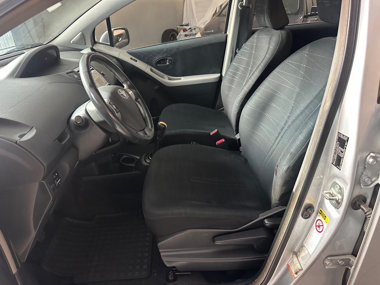 Toyota Yaris 1.0 5 porte Sol