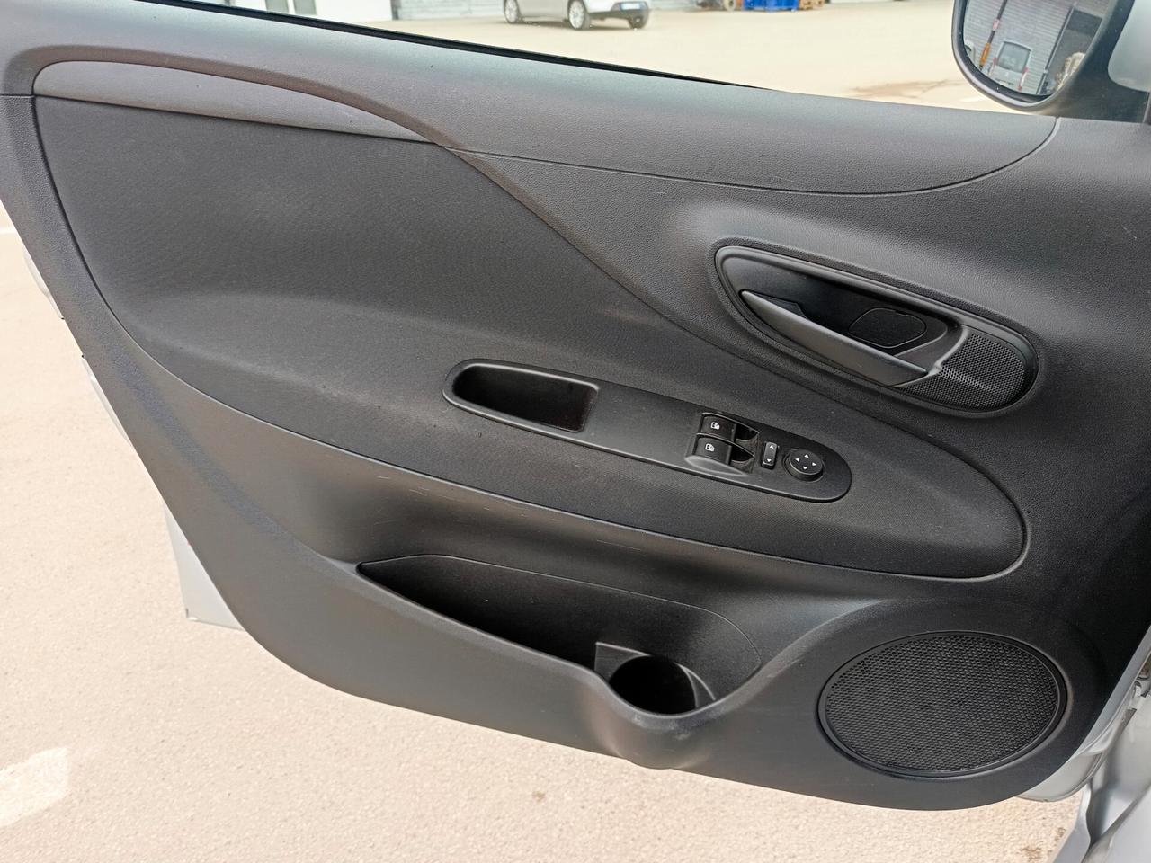Fiat Punto 1.3 MJT II S&S 95 CV 5 porte Street