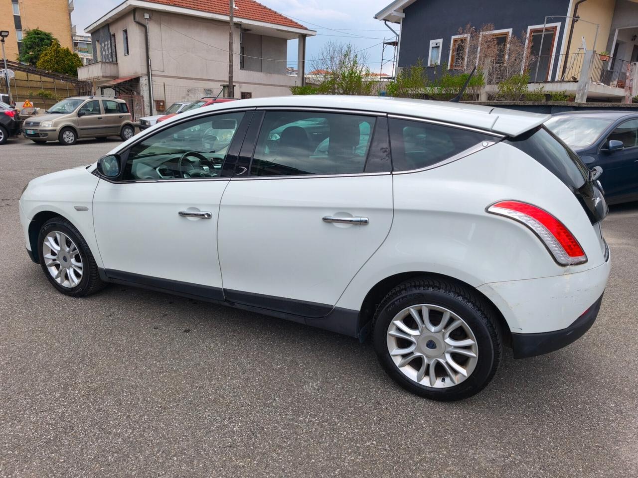 Lancia Delta 1.6 MJT DPF Gold