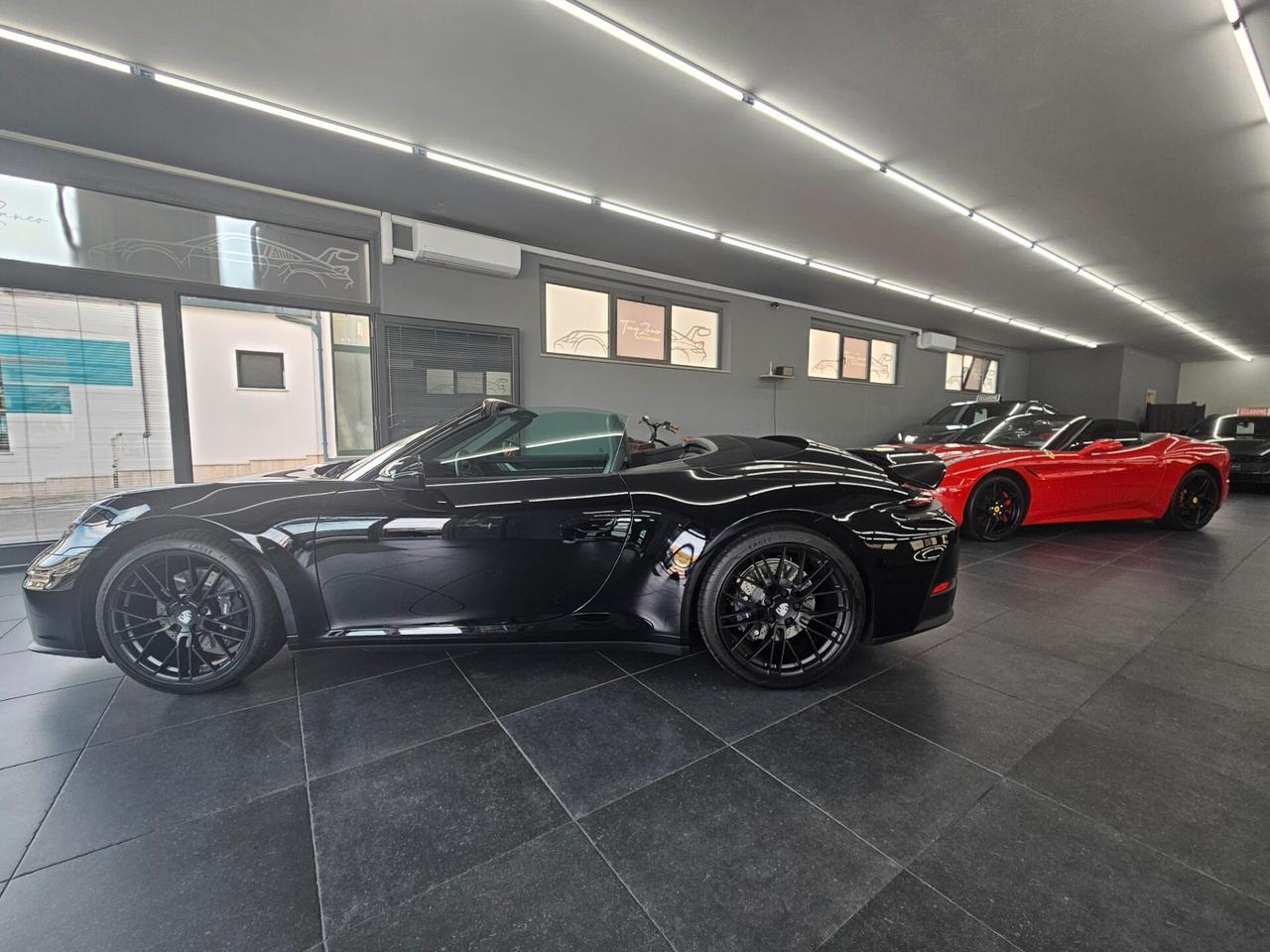 Porsche 992 CARRERA 992.2 CABRIO BLACK DAYTONA