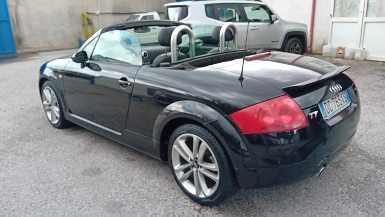 Audi TT-cabrio quattro-1.8 t-190 cv-2006