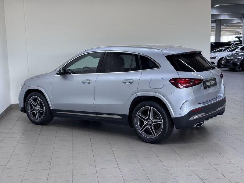 Mercedes-Benz GLA GLA 180 AMG Line LED CAMERA 360 KEYLESS