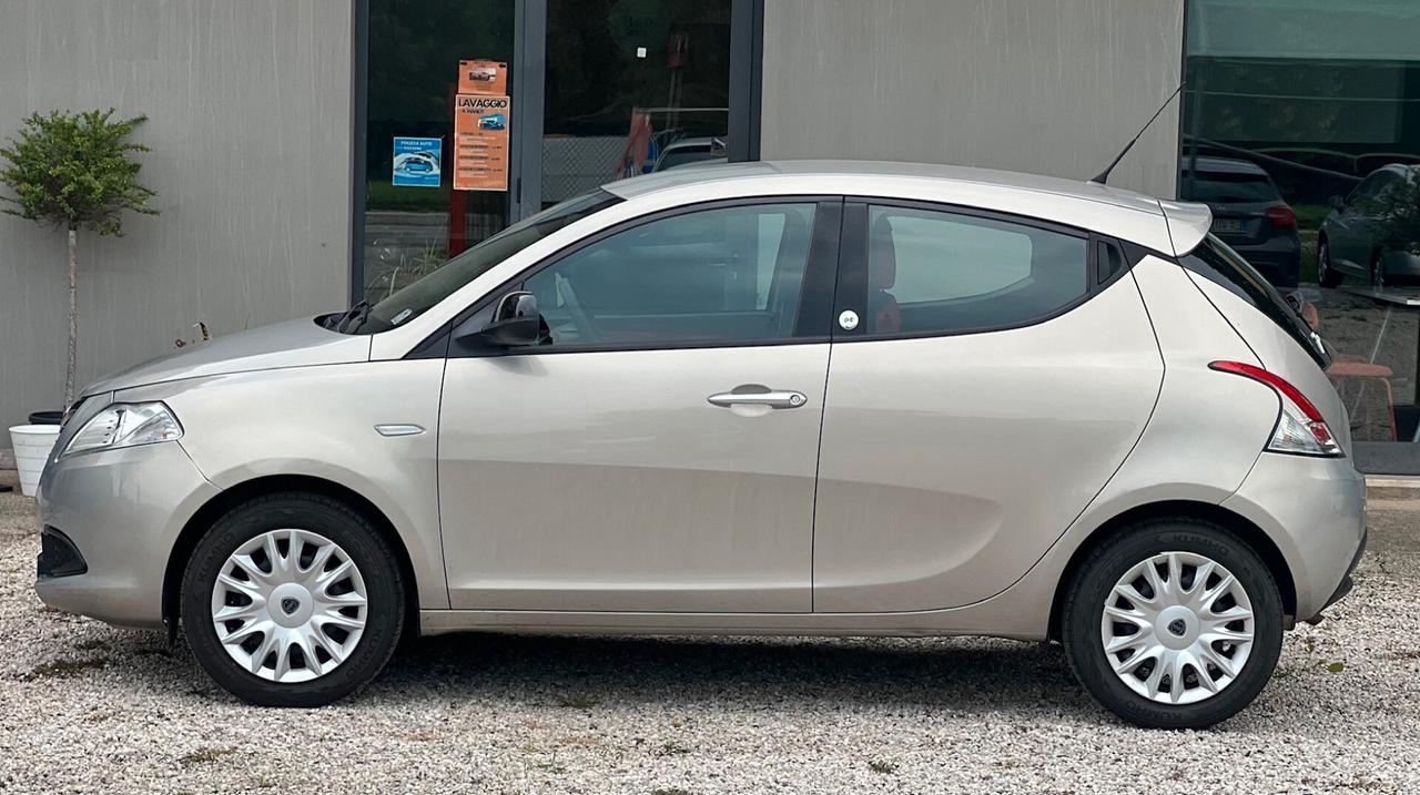 Lancia Ypsilon 1.2 69 CV 5 porte GPL Ecochic Gold