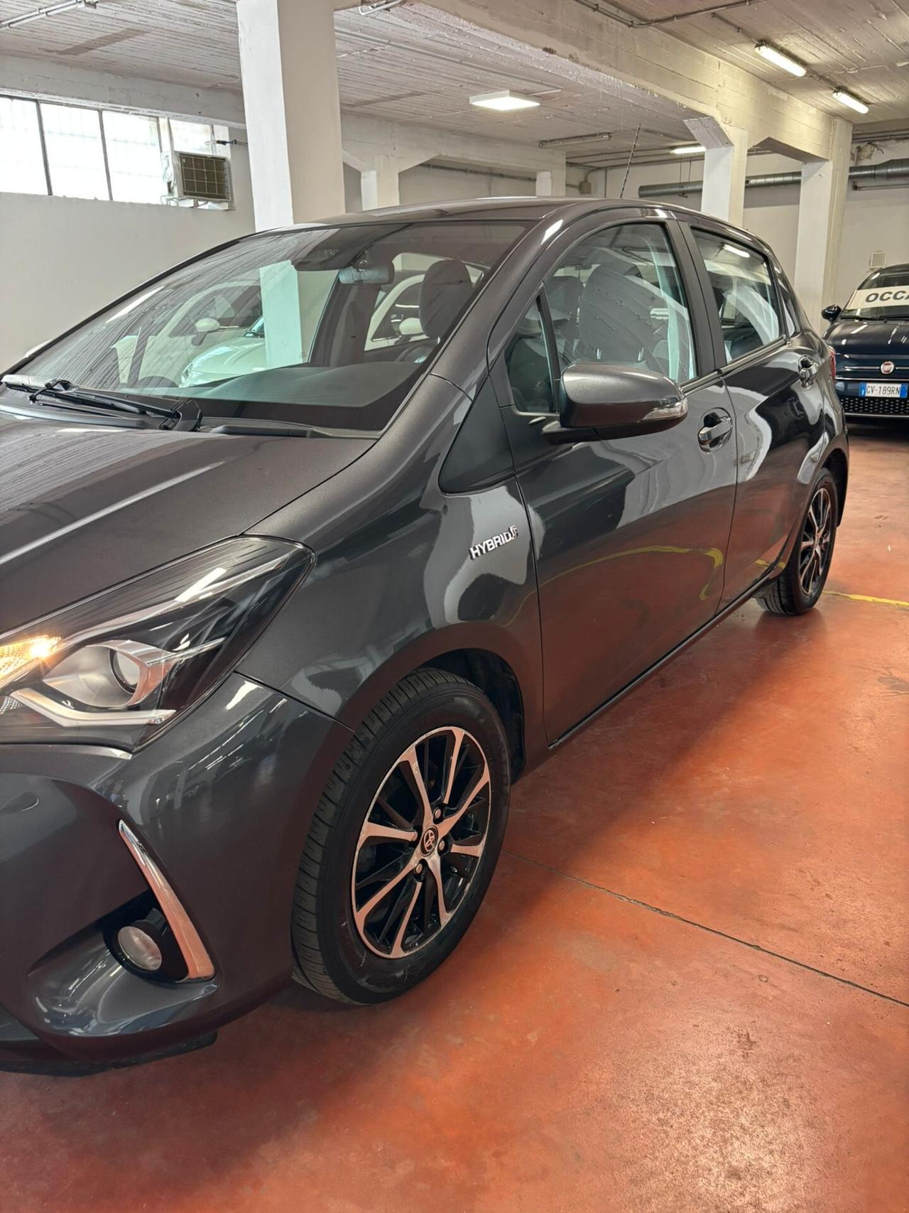 Toyota Yaris 1.5 Hybrid 5 porte Business