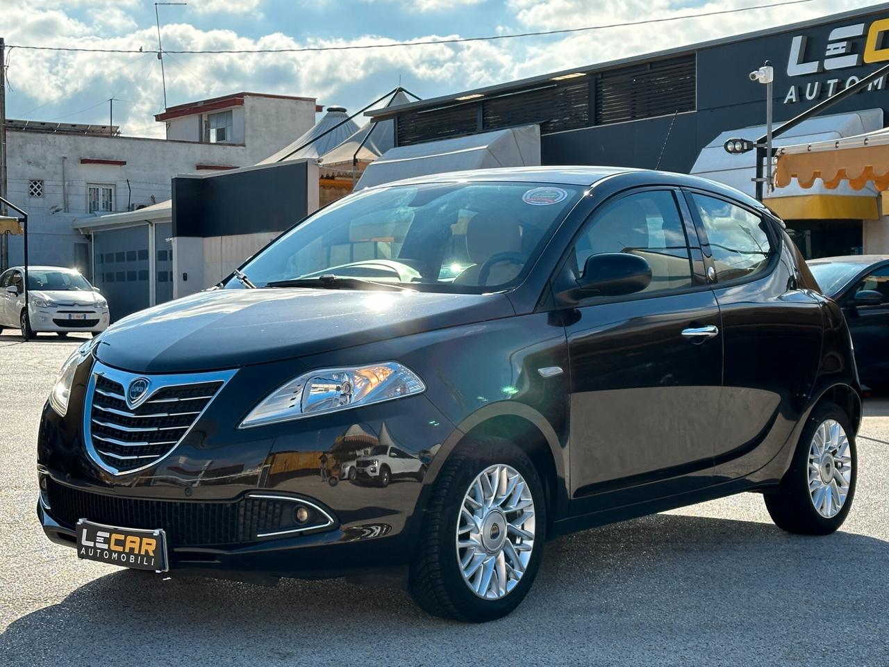 LANCIA Ypsilon 1.2 69 CV 5 porte GPL Ecochic Gold