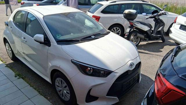 TOYOTA Yaris 1.0 5 porte Active