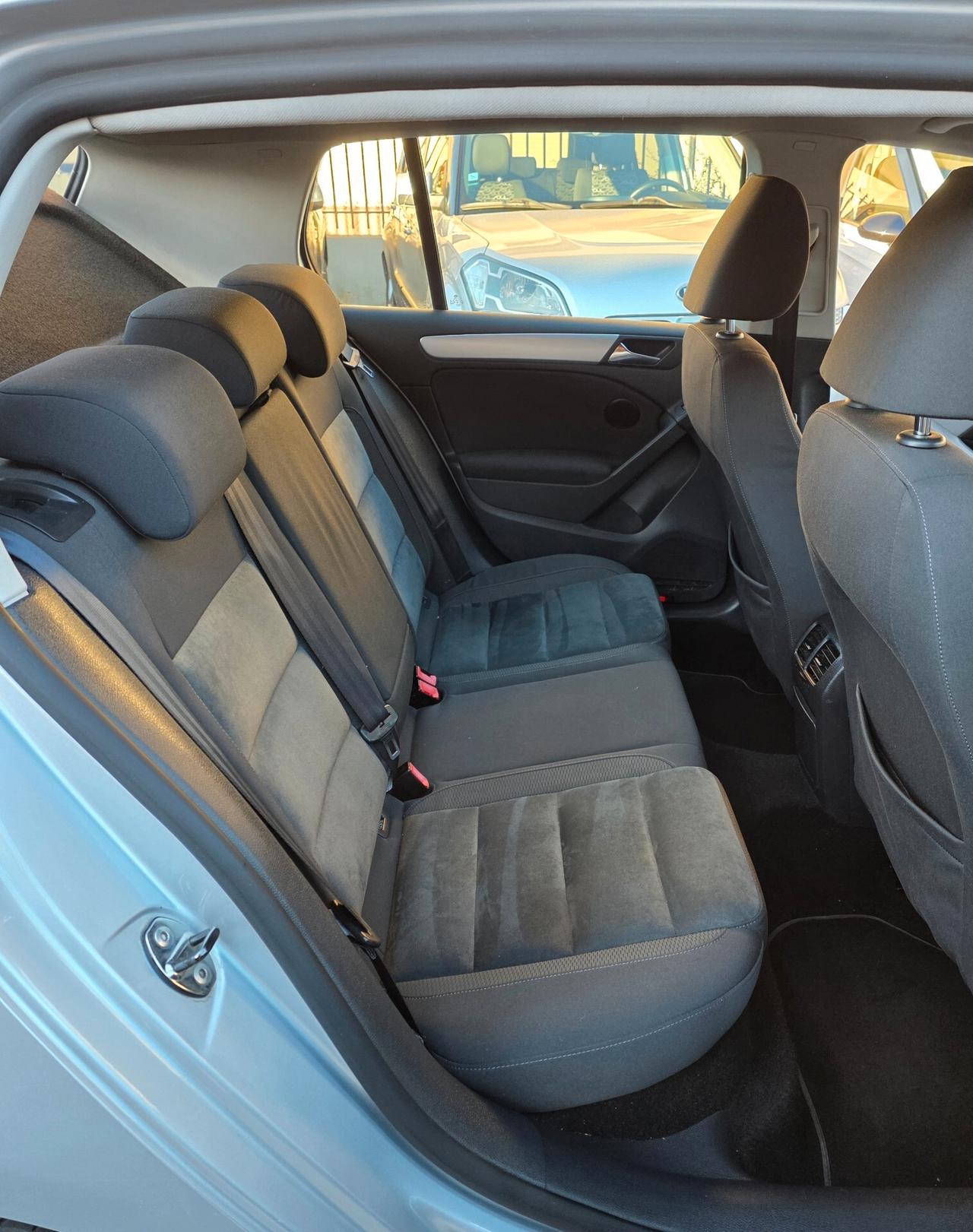 Volkswagen Golf 1.6 TDI DPF DSG 5p. Highline