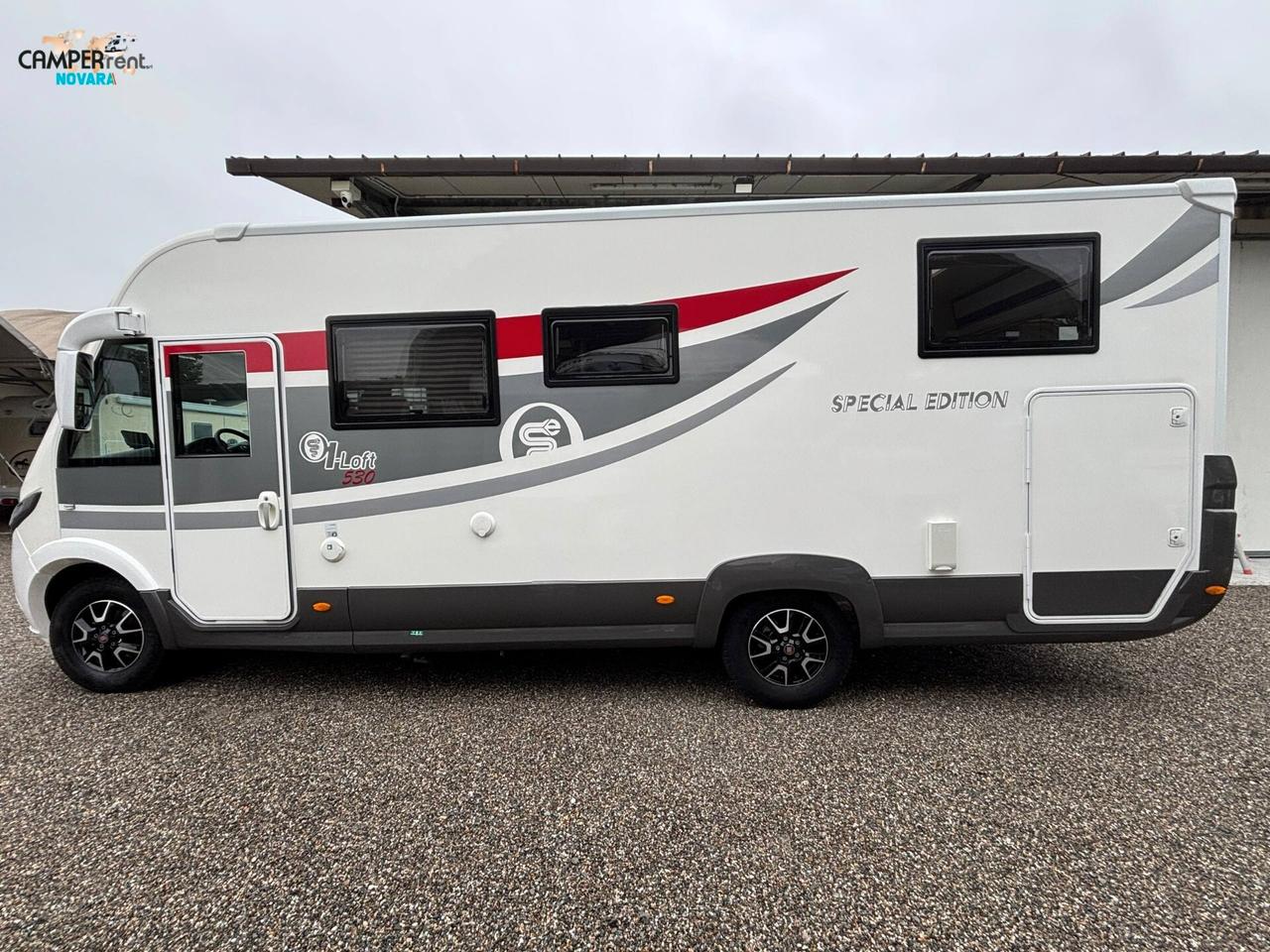 ELNAGH T-LOFT 530 SPECIAL EDITION - motorhome con letti gemelli in coda ed ampio garage