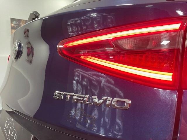 Alfa Romeo Stelvio 2.2 Turbodiesel 210 CV AT8 Q4 Lusso