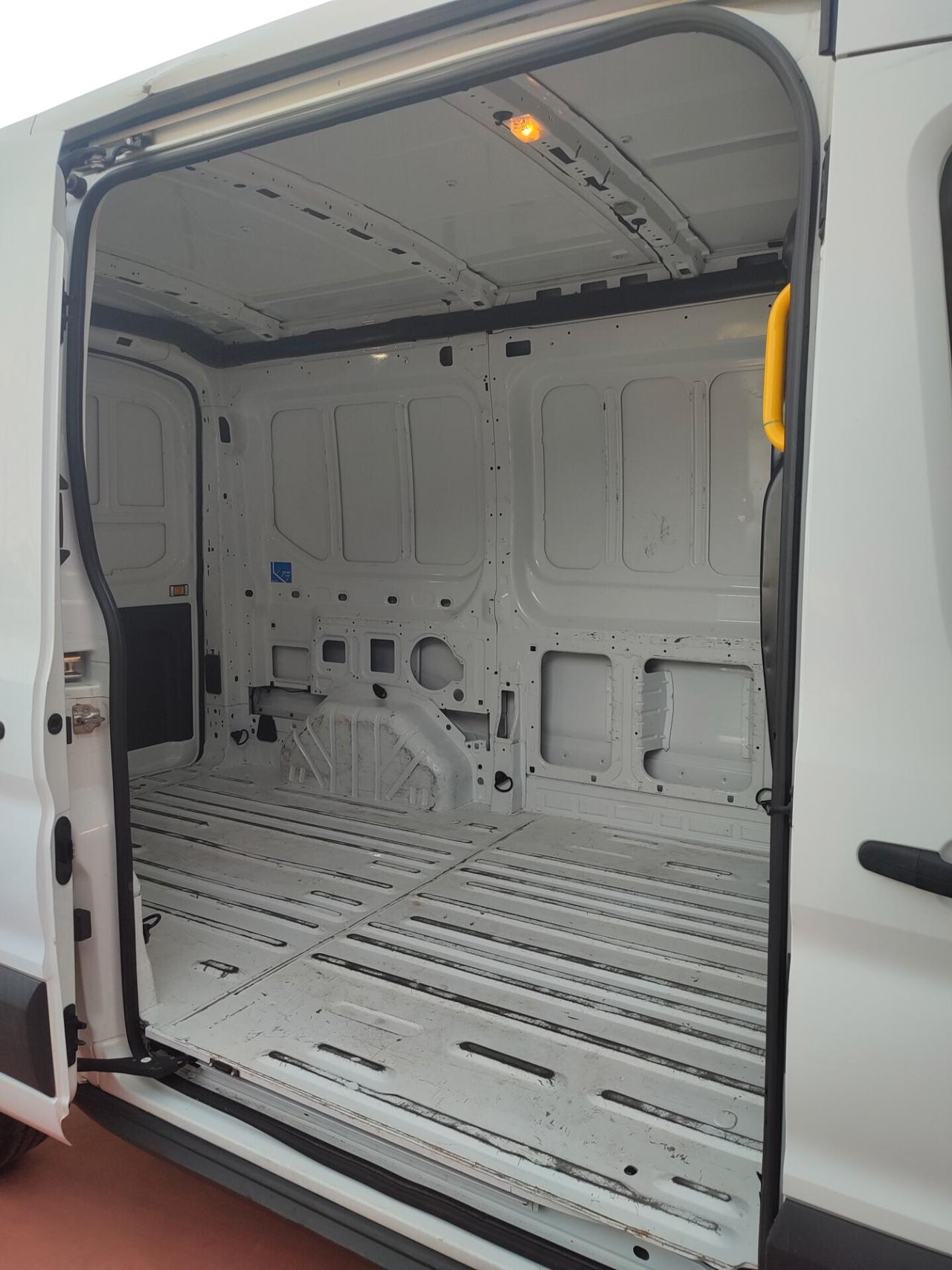 Ford Transit 2.0 TDCi EcoBlue 130CV L2-H2