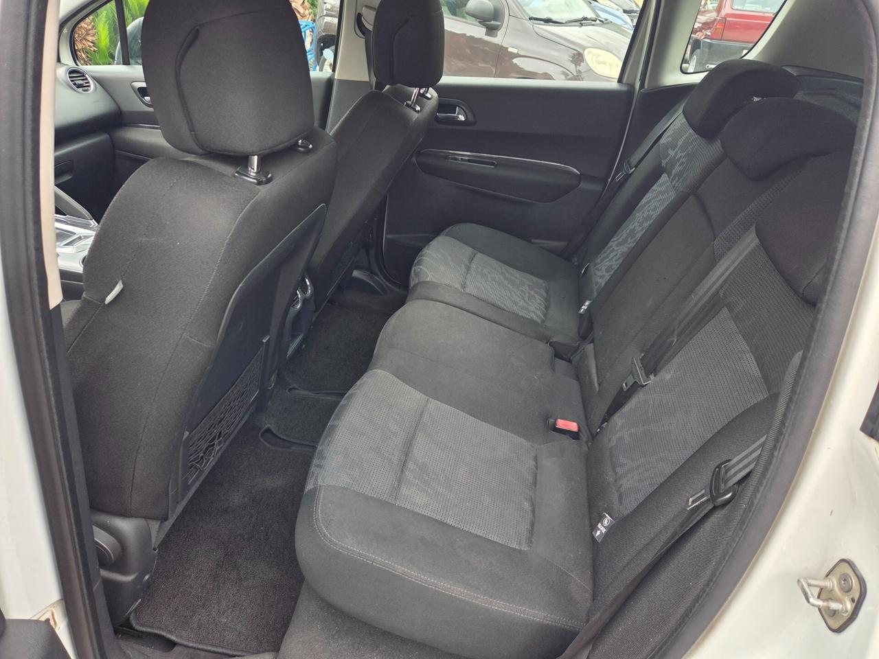 Peugeot 3008 1.6 HDi 110CV cambio robotizzato - TAGLIANDATA