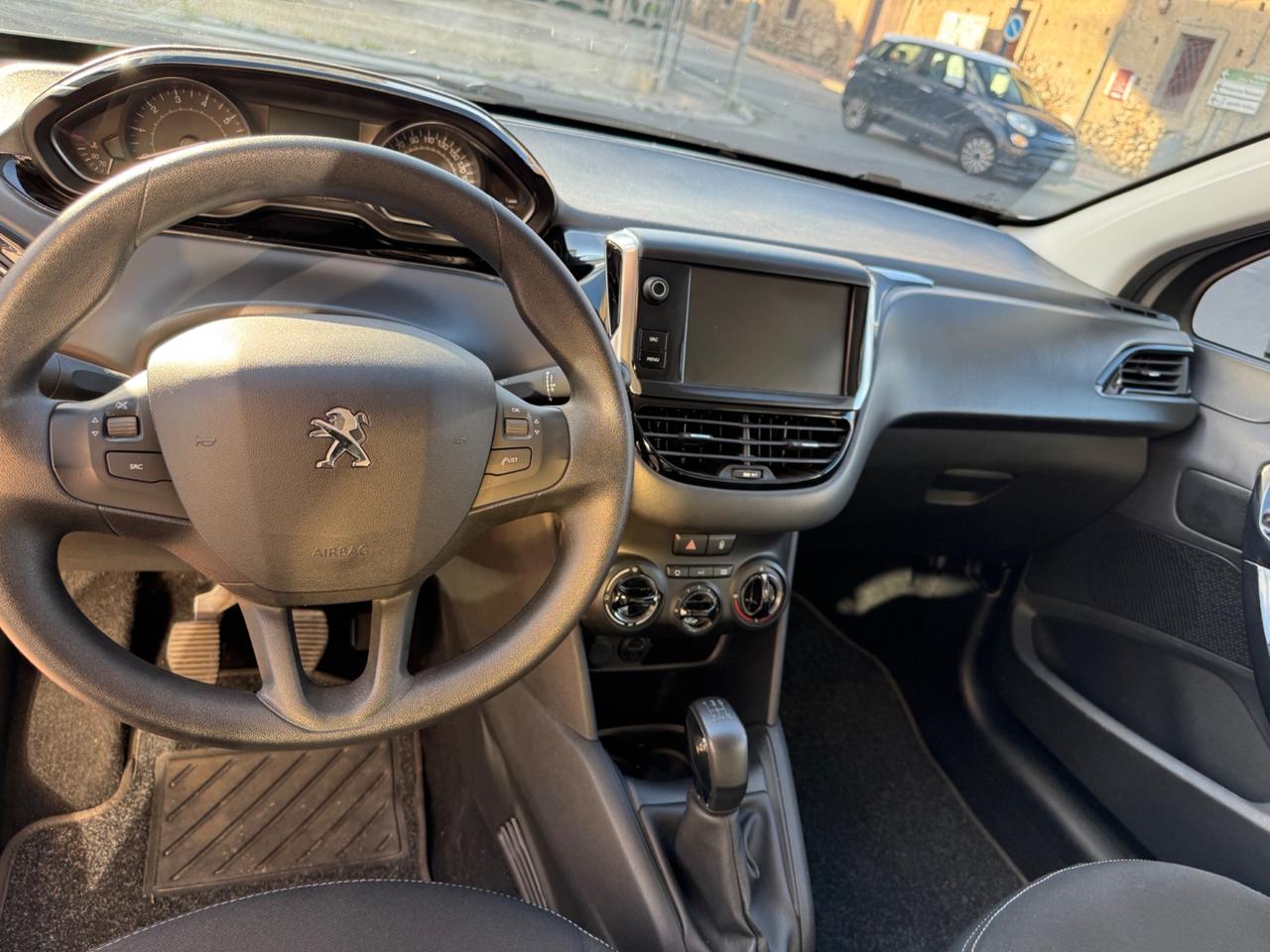 Peugeot 208 PureTech 82 5 porte Allure