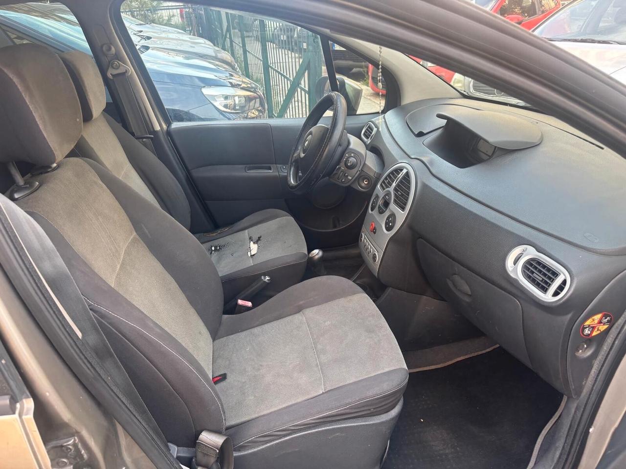 Renault Modus Grand 1.5 dCi 85CV Dynamique