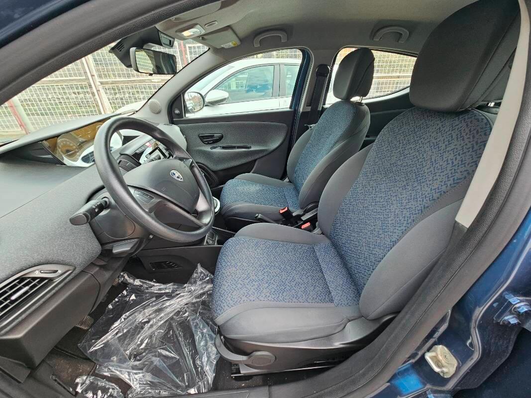 Lancia Ypsilon III 1.0 firefly hybrid Silver s&s 70cv