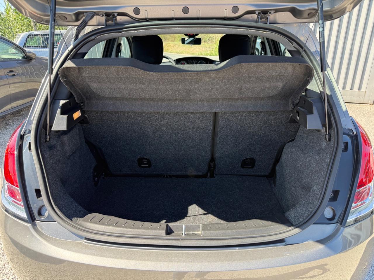 Lancia Ypsilon 1.0 FireFly 5 porte S&S Hybrid Ecochic Gold