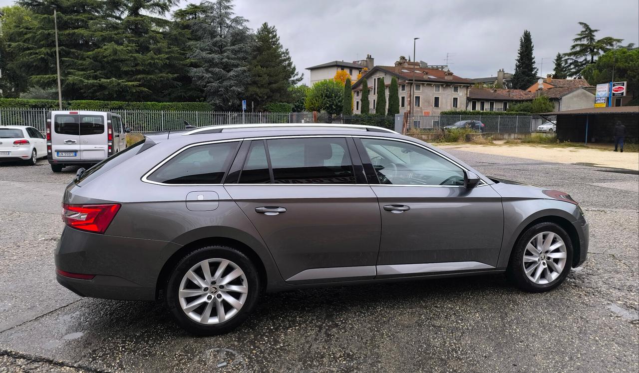 Skoda Superb 2.0 TDI EVO 150 CV SCR DSG Wagon Executive
